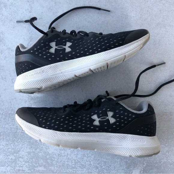 Under Armour GS Charged Impulse Running Sneakers in Black, Youth 5Y Womens 7 - Picture 2 of 9